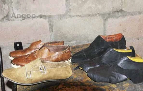 Sapatos fabricados no Huambo