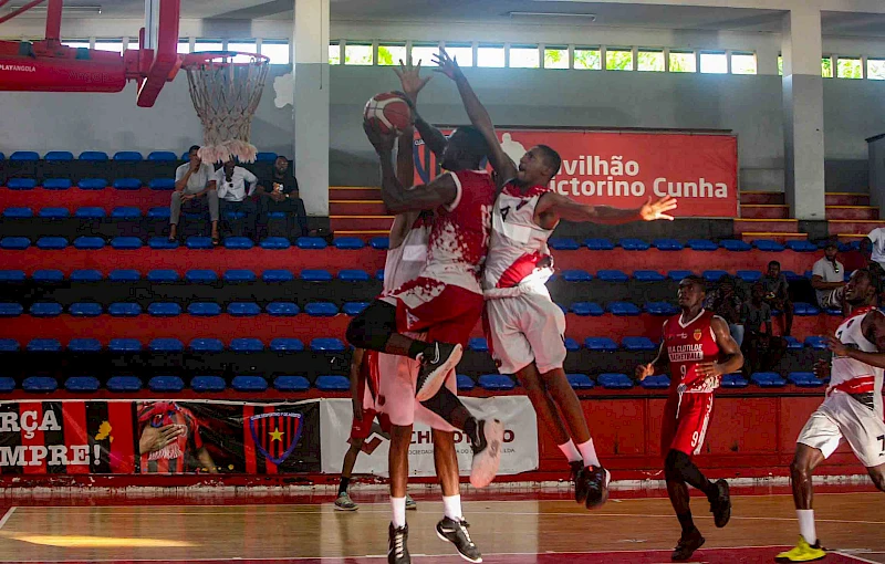 1.º de Agosto vence Vila e força a negra (Arquivo)