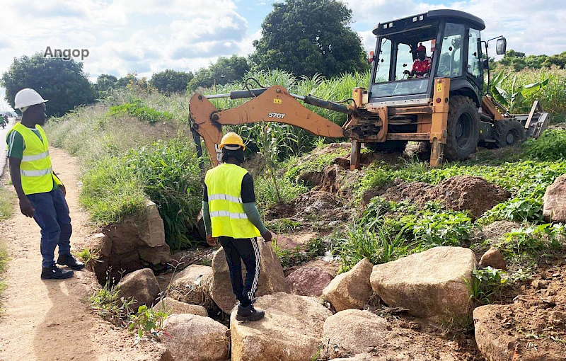 Obras de desassoreamento na Matala