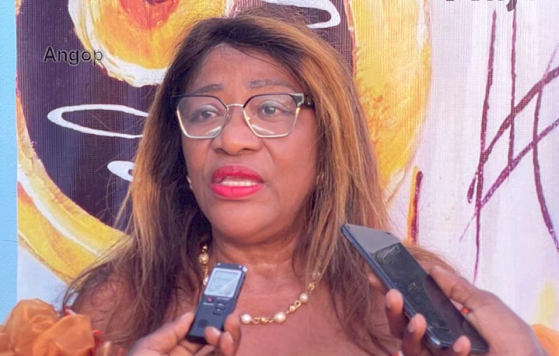 Escritora, Elsa Major lança sua segunda obra literária no Namibe.