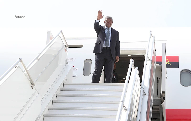Presidente João Lourenço a caminho do Egipto