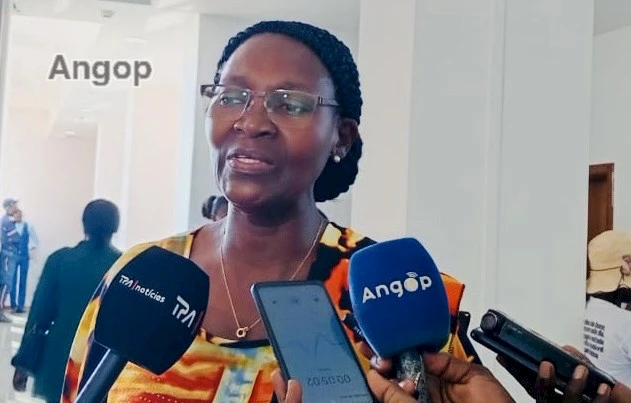 Prelectora do colóquio sobre o papel da mulher na independência nacional no Cunene, Albertina José
